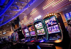 omo7777 mobile app dashboard showing live-dealer tables and sportsbook markets